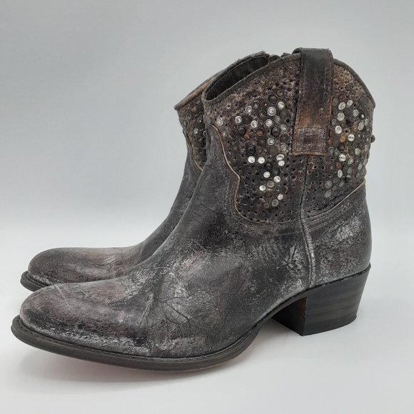 Frye Deborah Studded Metallic Leather Ankle Short Boots. - Picture 2 of 16